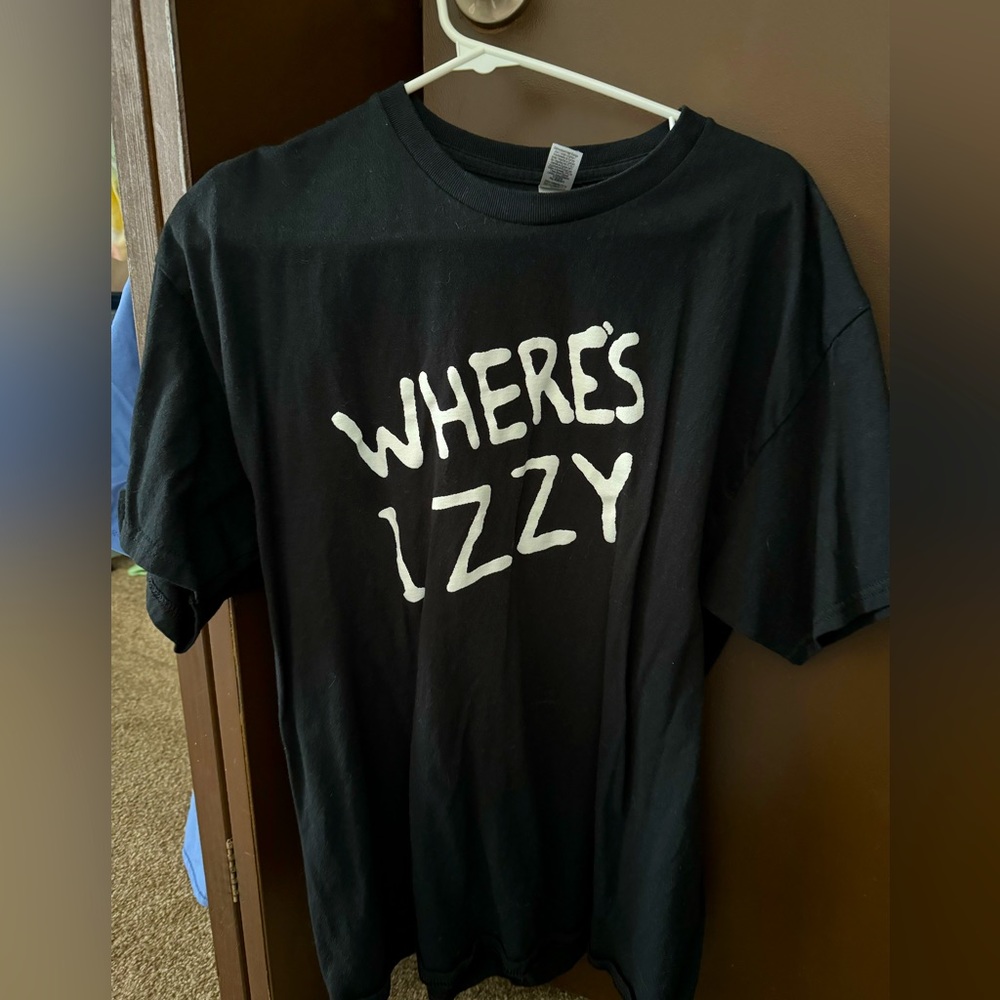 “Where’s Izzy?” Guns N Roses Tee XL